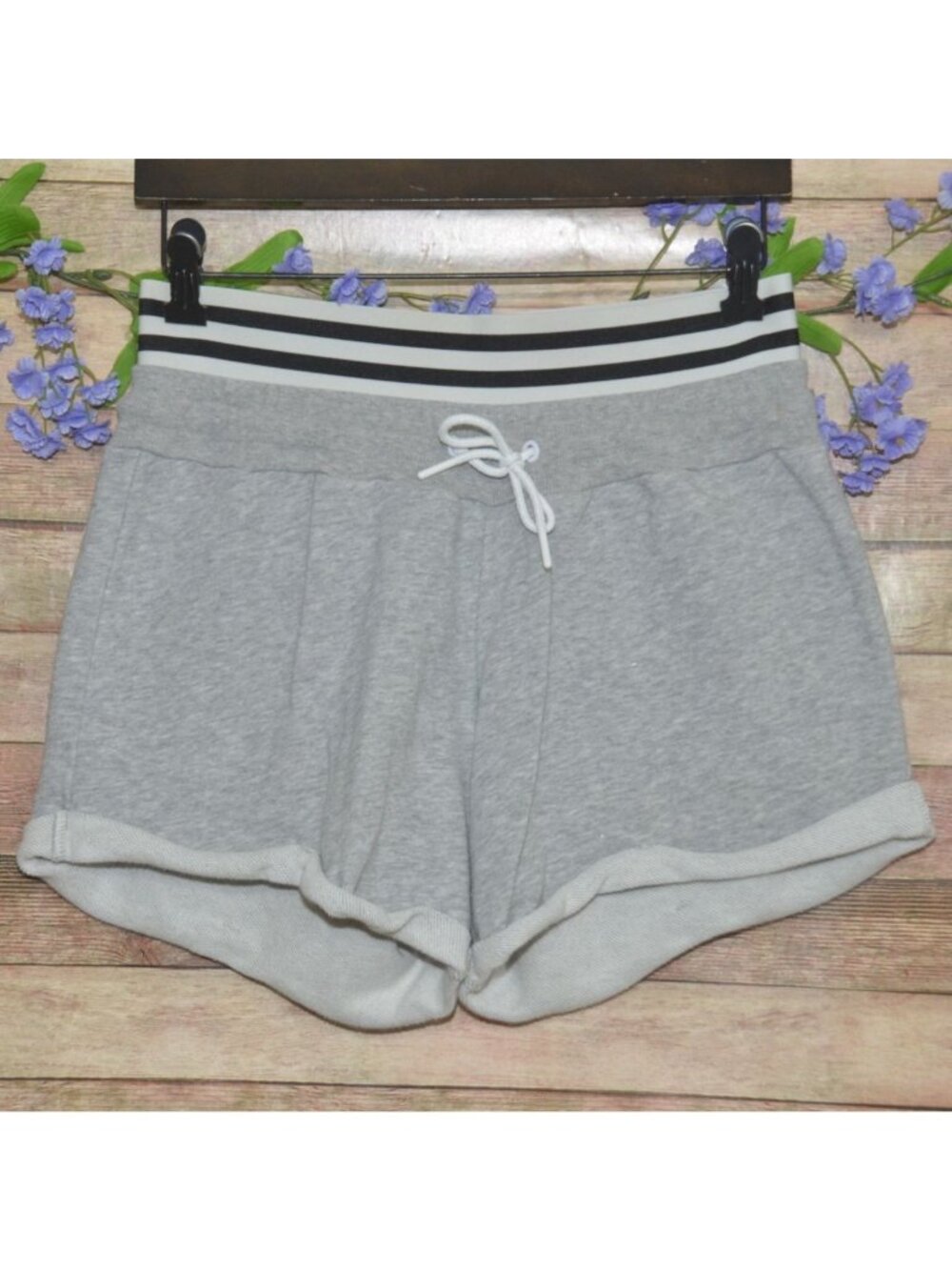Adidas Shorts Size S Gray Sweatshirt Cotton Rolled Hem Lounge Comfort Waist
